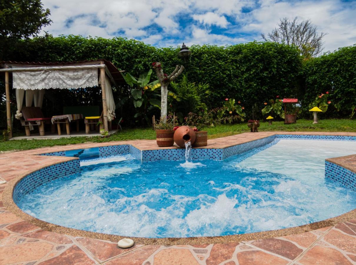 Hotel Campestre Sueno Del Abuelo ペレイラ エクステリア 写真